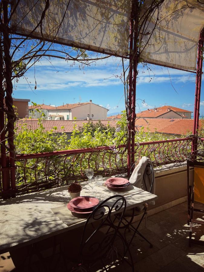 Corso Emanuele Apartments San Vincenzo Bagian luar foto